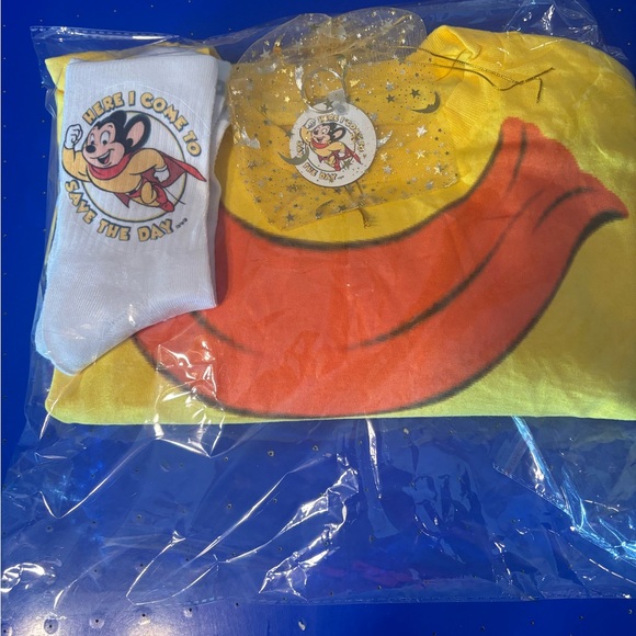 Mighty Mouse costume - Picture 6 of 11